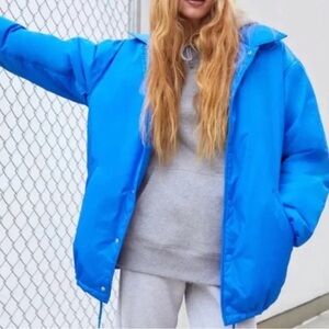TNA Coaches blue puff jacket Aritzia 3x